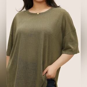 NWT! Super Soft Army Green Women's Top
Size 28 or 5X